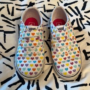 EUC Vans heart sneakers ❤️